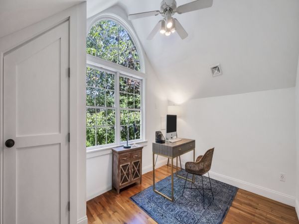 Southampton Luxury Vacation Rental - Hamptons Home with Pool & Spa