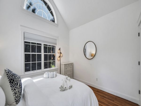 Southampton Luxury Vacation Rental - Hamptons Home with Pool & Spa
