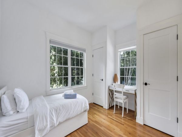 Southampton Luxury Vacation Rental - Hamptons Home with Pool & Spa