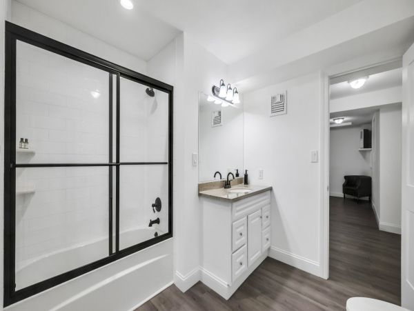 Southampton Luxury Vacation Rental - Hamptons Home with Pool & Spa