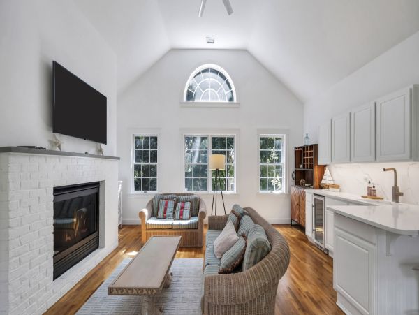 Southampton Luxury Vacation Rental - Hamptons Home with Pool & Spa