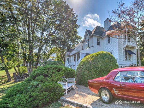 Hamptons Home 1020385