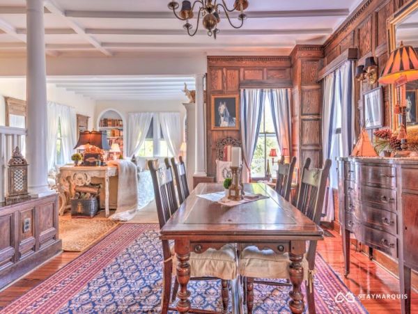 Hamptons Home 1020385