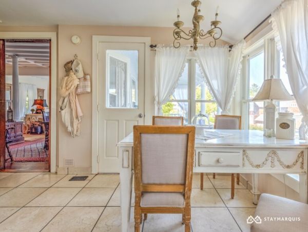 Hamptons Home 1020385