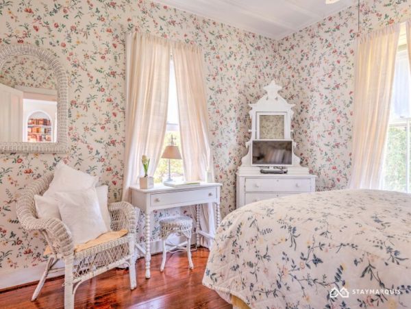 Hamptons Home 1020385