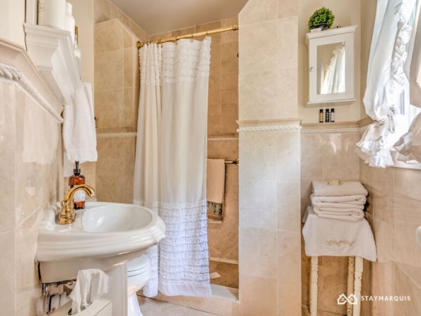 Hamptons Home 1020385