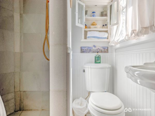 Hamptons Home 1020385
