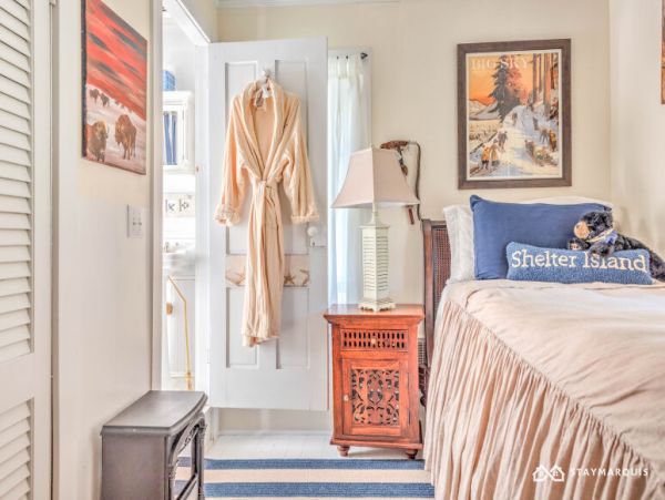 Hamptons Home 1020385