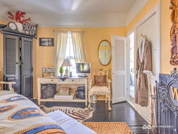 Hamptons Home 1020385