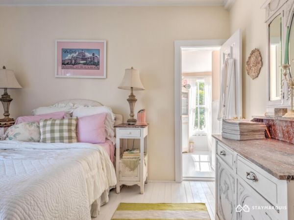 Hamptons Home 1020385