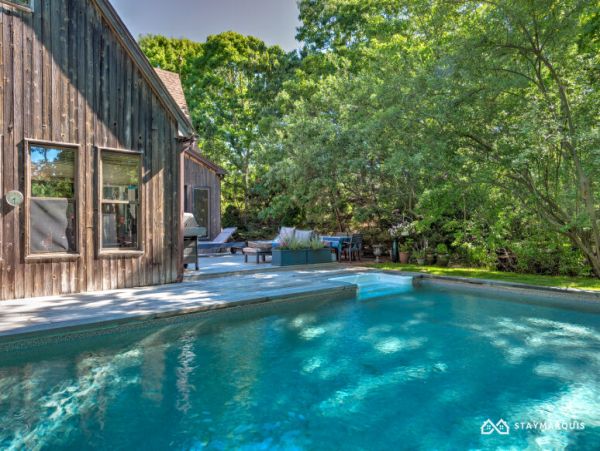 Hamptons Home 1020386