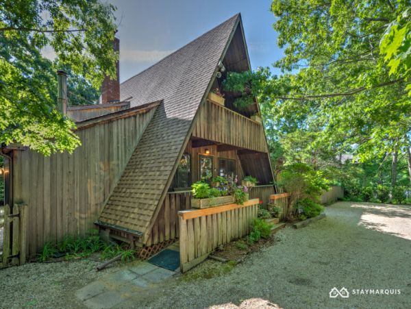 Hamptons Home 1020386
