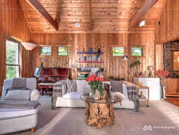Hamptons Home 1020386