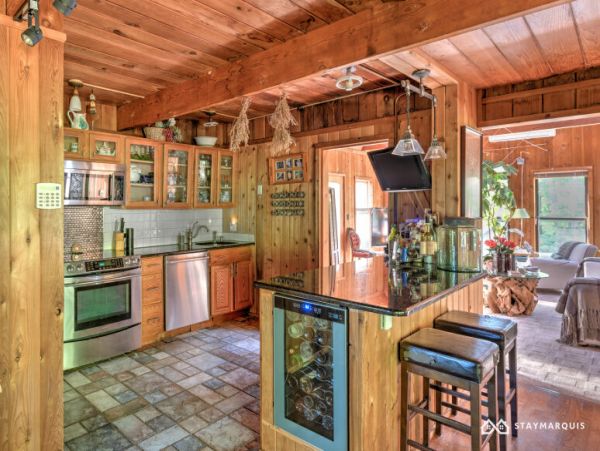 Hamptons Home 1020386