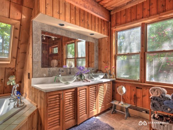 Hamptons Home 1020386