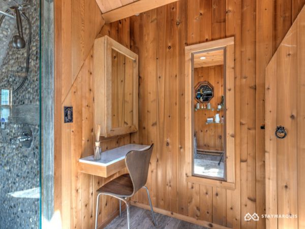 Hamptons Home 1020386