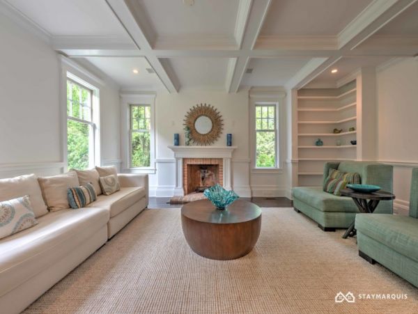 Hamptons Home 1020387