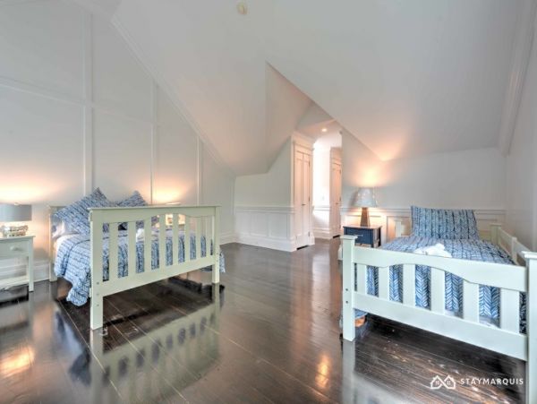 Hamptons Home 1020387