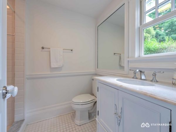 Hamptons Home 1020387