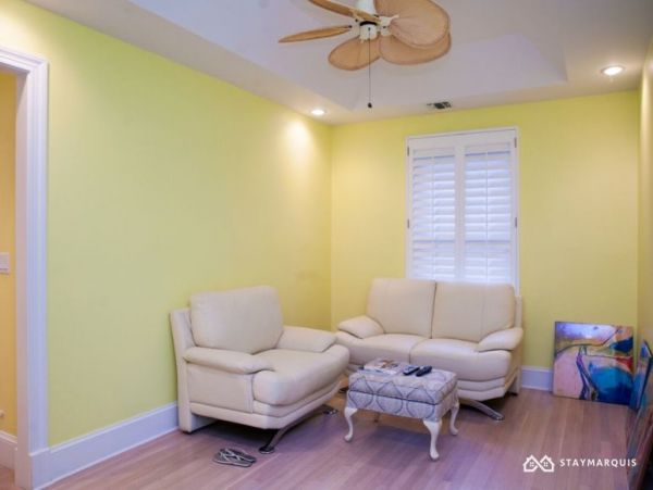 Hamptons Home 1020388