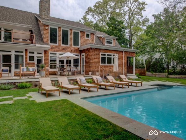 Hamptons Home 1020389