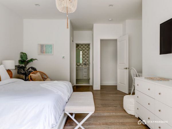 Hamptons Home 1020389