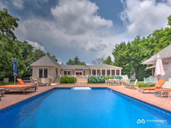 Hamptons Home 1020392