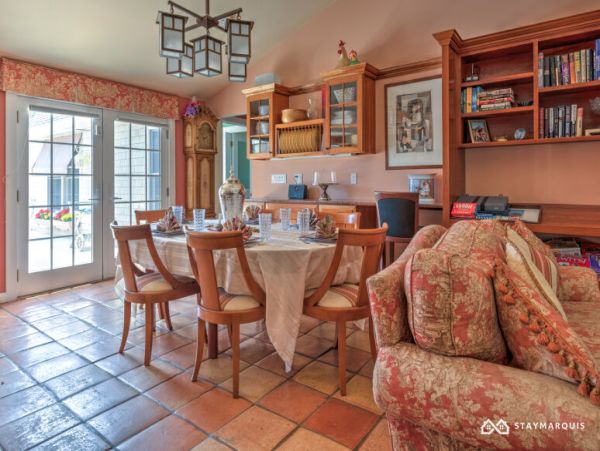 Hamptons Home 1020392