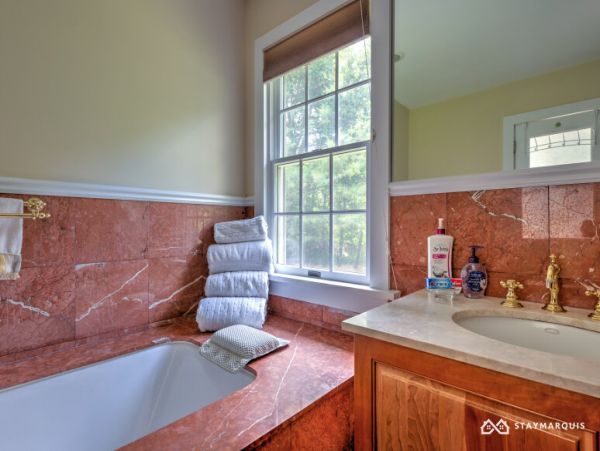 Hamptons Home 1020392