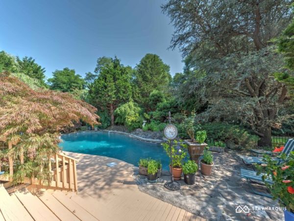 Hamptons Home 1020393
