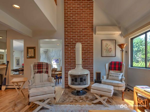 Hamptons Home 1020393