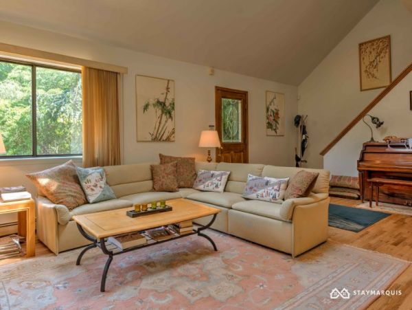 Hamptons Home 1020393