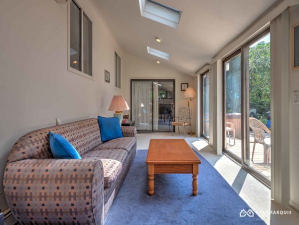 Hamptons Home 1020393