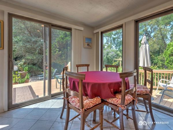 Hamptons Home 1020393