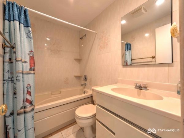 Hamptons Home 1020393