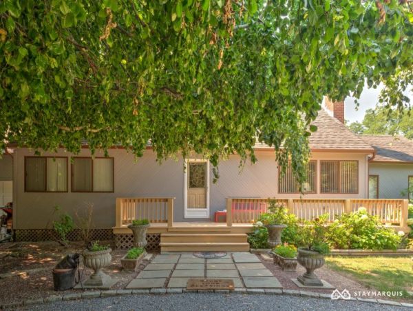 Hamptons Home 1020393