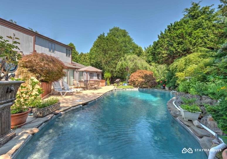 Hamptons Home 1020393