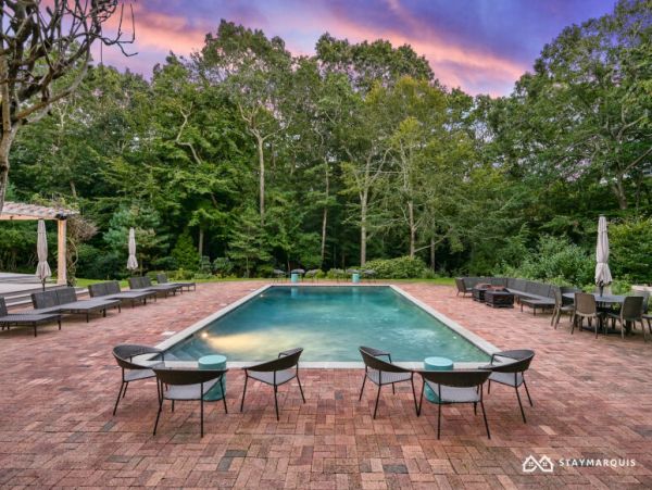 Hamptons Home 1020394