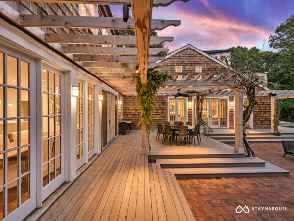 Hamptons Home 1020394