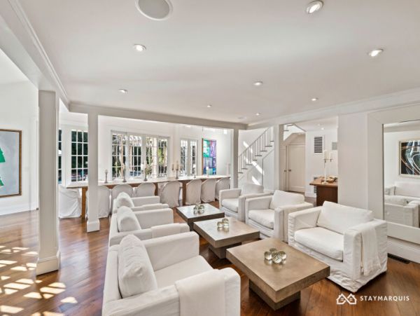 Hamptons Home 1020394