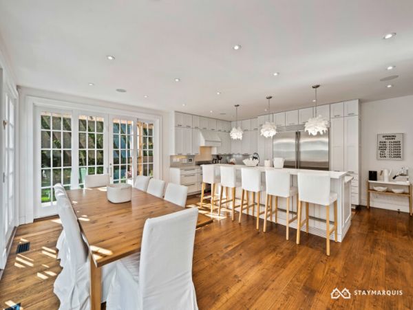 Hamptons Home 1020394