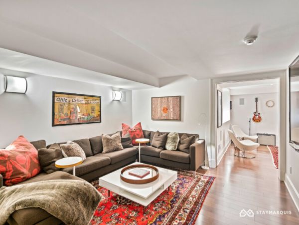 Hamptons Home 1020394