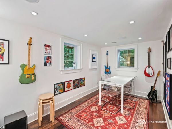 Hamptons Home 1020394