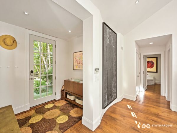 Hamptons Home 1020394