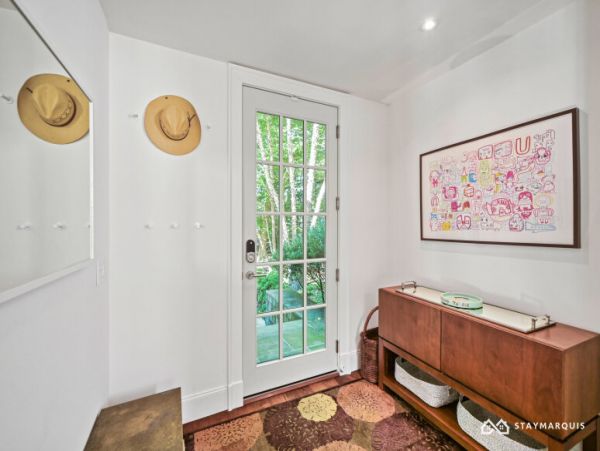 Hamptons Home 1020394