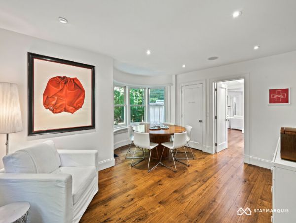 Hamptons Home 1020394