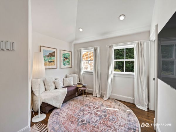 Hamptons Home 1020394