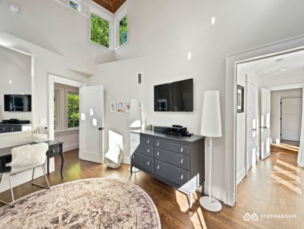 Hamptons Home 1020394