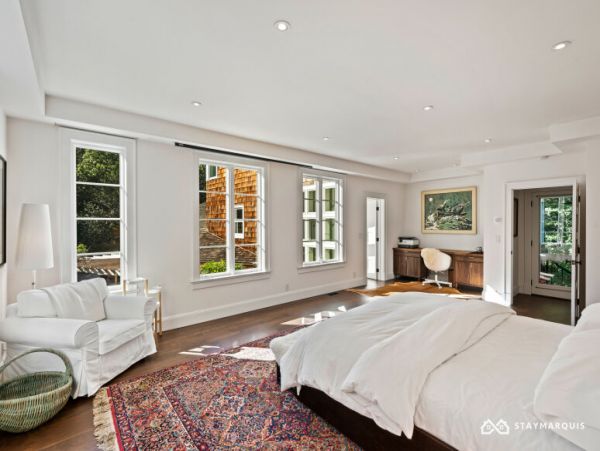Hamptons Home 1020394