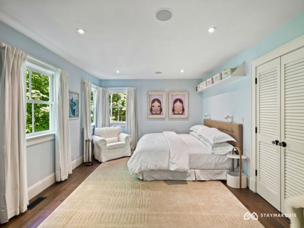 Hamptons Home 1020394